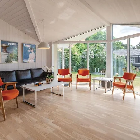 Сasa de vacaciones Three-bedroom In *